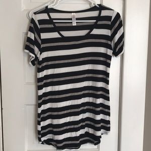Lularoe XS classic tee